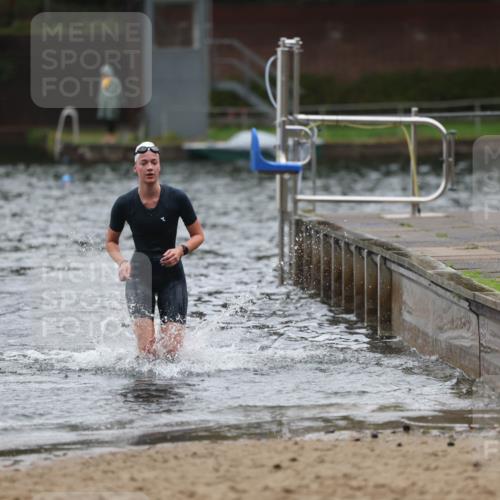13.09.2026 - Stadtparktriathlon Mo-Foto http://msf.ph/oto/10248228 13.09.2026 13:12:30 Schwimmen 1456, 1468, 1471 meine-sportfotos.de