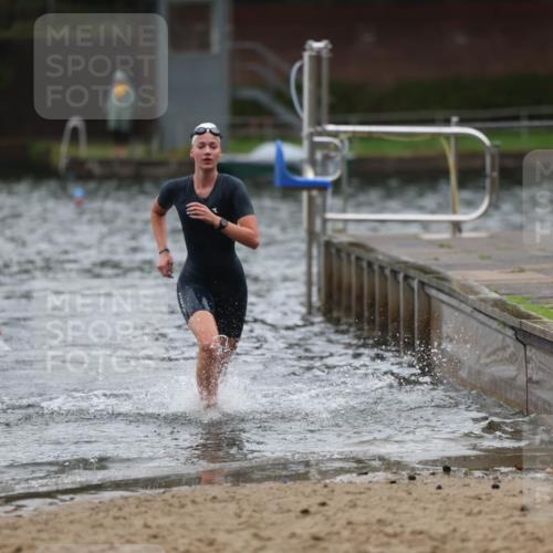 13.09.2026 - Stadtparktriathlon Mo-Foto http://msf.ph/oto/10248232 13.09.2026 13:12:31 Schwimmen 1456, 1468, 1471 meine-sportfotos.de