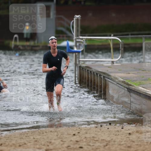 13.09.2026 - Stadtparktriathlon Mo-Foto http://msf.ph/oto/10248234 13.09.2026 13:12:31 Schwimmen 1456, 1468, 1471 meine-sportfotos.de