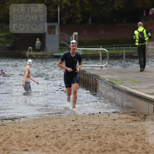 13.09.2026 - Stadtparktriathlon Mo-Foto http://msf.ph/oto/10248239 13.09.2026 13:12:32 Schwimmen 1456, 1468, 1471 meine-sportfotos.de