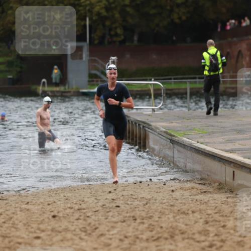 13.09.2026 - Stadtparktriathlon Mo-Foto http://msf.ph/oto/10248240 13.09.2026 13:12:33 Schwimmen 1456, 1468, 1471 meine-sportfotos.de