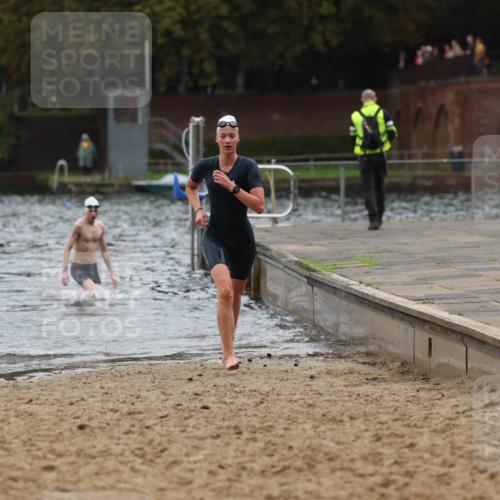 13.09.2026 - Stadtparktriathlon Mo-Foto http://msf.ph/oto/10248244 13.09.2026 13:12:33 Schwimmen 1456, 1468, 1471 meine-sportfotos.de