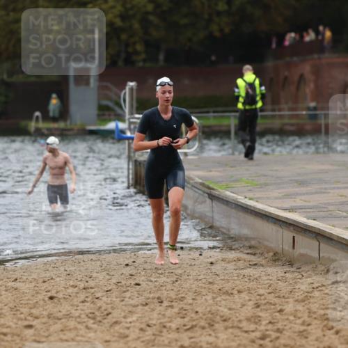 13.09.2026 - Stadtparktriathlon Mo-Foto http://msf.ph/oto/10248245 13.09.2026 13:12:34 Schwimmen 1456, 1468, 1471 meine-sportfotos.de