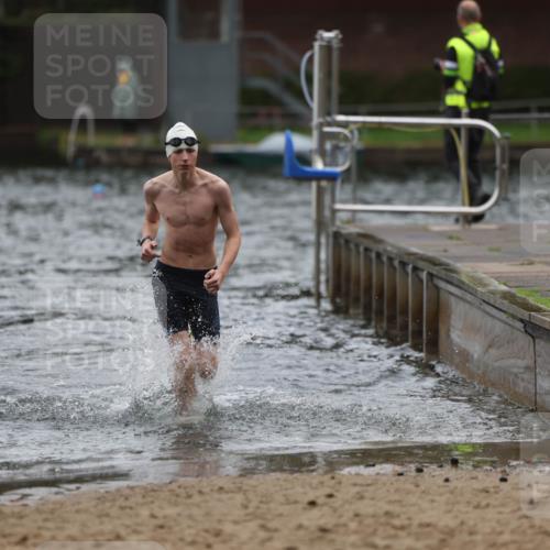 13.09.2026 - Stadtparktriathlon Mo-Foto http://msf.ph/oto/10248256 13.09.2026 13:12:37 Schwimmen 1456, 1471 meine-sportfotos.de