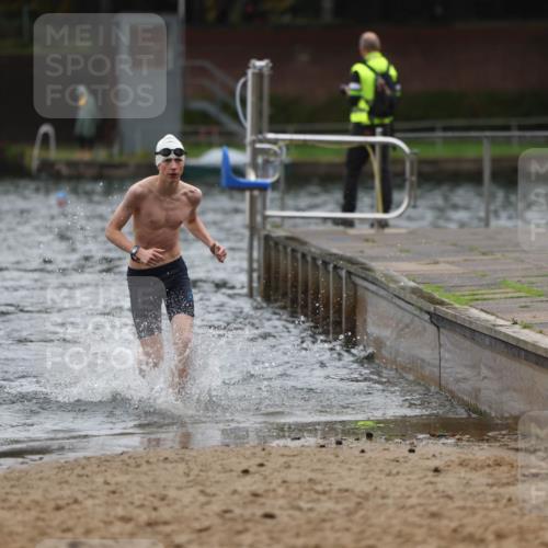 13.09.2026 - Stadtparktriathlon Mo-Foto http://msf.ph/oto/10248258 13.09.2026 13:12:37 Schwimmen 1456, 1471 meine-sportfotos.de