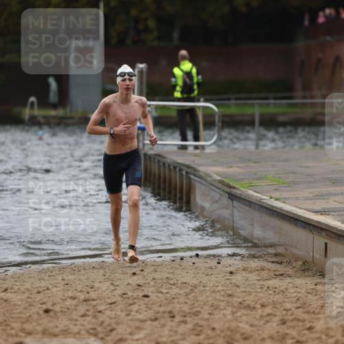 13.09.2026 - Stadtparktriathlon Mo-Foto http://msf.ph/oto/10248264 13.09.2026 13:12:39 Schwimmen 1456, 1471 meine-sportfotos.de