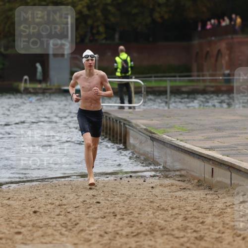 13.09.2026 - Stadtparktriathlon Mo-Foto http://msf.ph/oto/10248266 13.09.2026 13:12:39 Schwimmen 1456, 1471 meine-sportfotos.de
