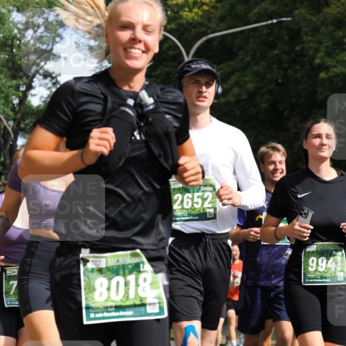 13.09.2026 - 21. swb-Marathon Bremen TobiasT http://msf.ph/oto/10248268 13.09.2026 12:11:04 Laufen 7, 21, 8018, 2652, 21, 9941, 21, 26 meine-sportfotos.de