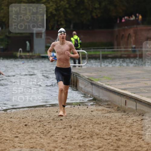 13.09.2026 - Stadtparktriathlon Mo-Foto http://msf.ph/oto/10248270 13.09.2026 13:12:40 Schwimmen 1456, 1471 meine-sportfotos.de