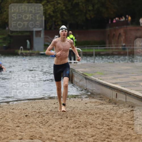 13.09.2026 - Stadtparktriathlon Mo-Foto http://msf.ph/oto/10248272 13.09.2026 13:12:40 Schwimmen 1456, 1471 meine-sportfotos.de
