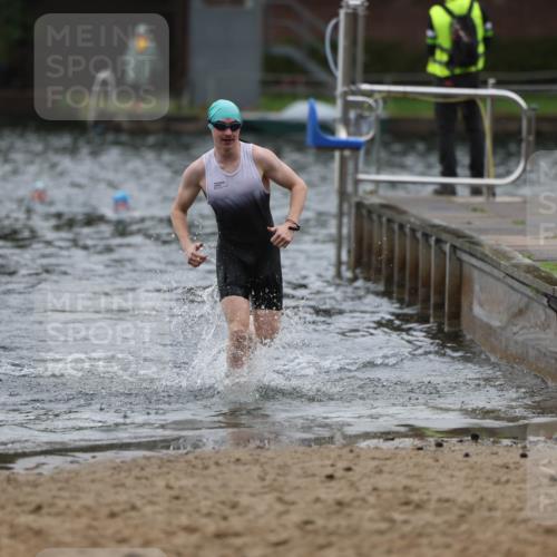 13.09.2026 - Stadtparktriathlon Mo-Foto http://msf.ph/oto/10248329 13.09.2026 13:13:06 Schwimmen 1442 meine-sportfotos.de