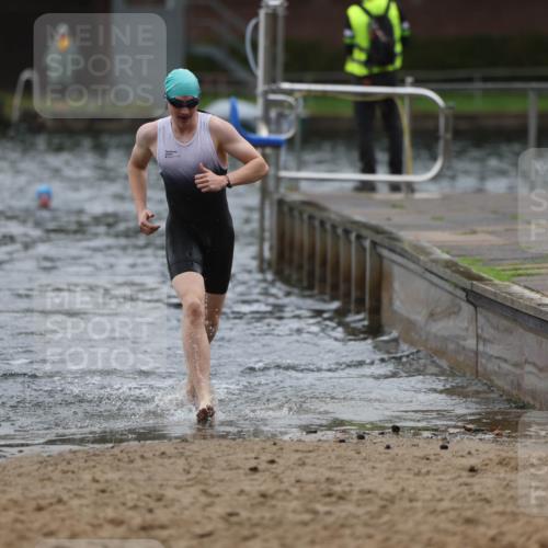 13.09.2026 - Stadtparktriathlon Mo-Foto http://msf.ph/oto/10248332 13.09.2026 13:13:07 Schwimmen 1442 meine-sportfotos.de