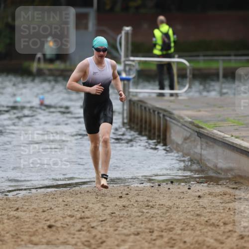 13.09.2026 - Stadtparktriathlon Mo-Foto http://msf.ph/oto/10248337 13.09.2026 13:13:08 Schwimmen 1442 meine-sportfotos.de