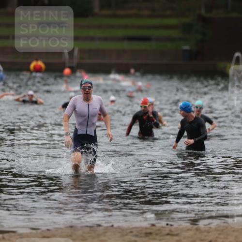 13.09.2026 - Stadtparktriathlon Mo-Foto http://msf.ph/oto/10248392 13.09.2026 13:13:27 Schwimmen 1438, 1439 meine-sportfotos.de