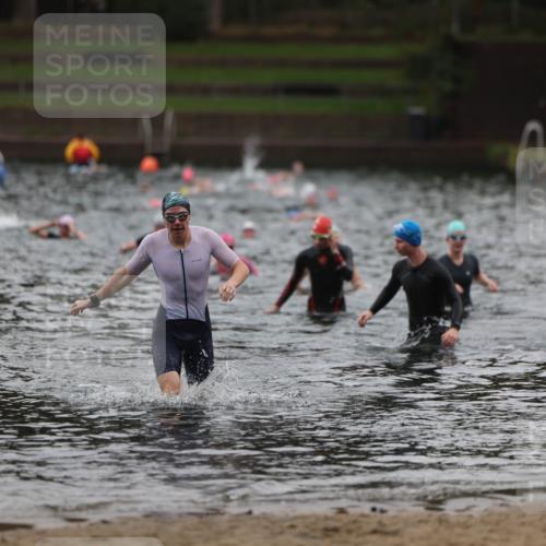 13.09.2026 - Stadtparktriathlon Mo-Foto http://msf.ph/oto/10248394 13.09.2026 13:13:27 Schwimmen 1438, 1439 meine-sportfotos.de