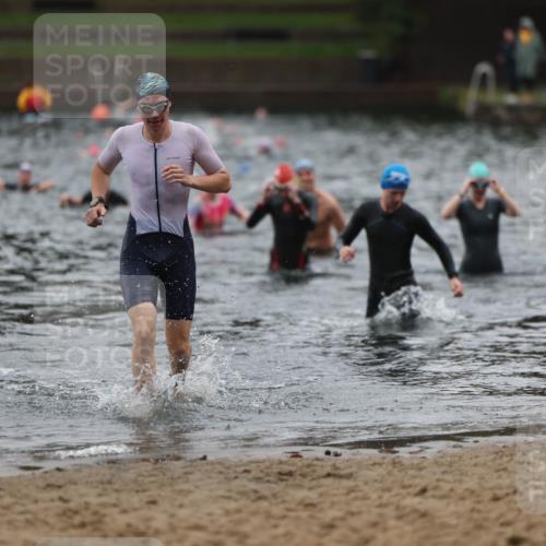 13.09.2026 - Stadtparktriathlon Mo-Foto http://msf.ph/oto/10248398 13.09.2026 13:13:30 Schwimmen 1430, 1438, 1439 meine-sportfotos.de