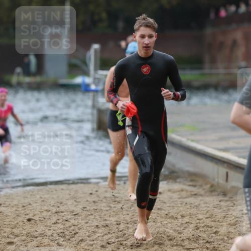 13.09.2026 - Stadtparktriathlon Mo-Foto http://msf.ph/oto/10248465 13.09.2026 13:13:44 Schwimmen 1430, 1436, 1444, 1458, 1463 meine-sportfotos.de