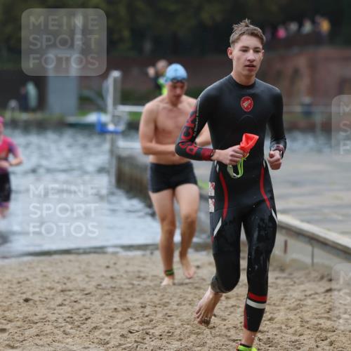 13.09.2026 - Stadtparktriathlon Mo-Foto http://msf.ph/oto/10248466 13.09.2026 13:13:45 Schwimmen 1430, 1436, 1444, 1458, 1463 meine-sportfotos.de