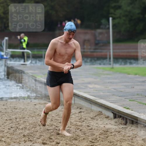 13.09.2026 - Stadtparktriathlon Mo-Foto http://msf.ph/oto/10248473 13.09.2026 13:13:46 Schwimmen 1430, 1436, 1444, 1458, 1463 meine-sportfotos.de
