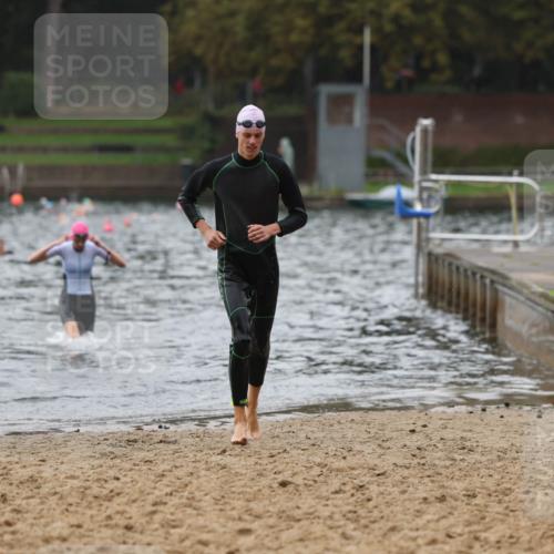 13.09.2026 - Stadtparktriathlon Mo-Foto http://msf.ph/oto/10248603 13.09.2026 13:14:35 Schwimmen 1450, 1474 meine-sportfotos.de