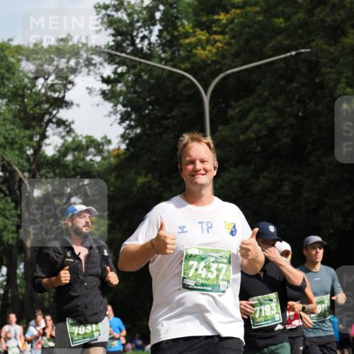 13.09.2026 - 21. swb-Marathon Bremen TobiasT http://msf.ph/oto/10248712 13.09.2026 12:14:02 Laufen 7031, 7437, 6734, 21, 26, 7193 meine-sportfotos.de