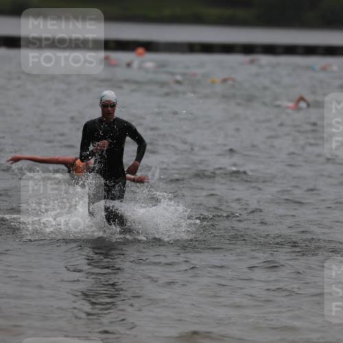 13.09.2026 - Stadtparktriathlon Mo-Foto http://msf.ph/oto/10248756 13.09.2026 13:16:23 Schwimmen 1505, 1506 meine-sportfotos.de