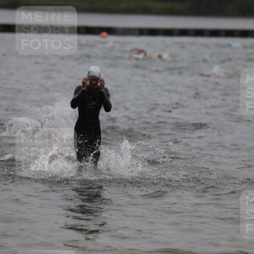 13.09.2026 - Stadtparktriathlon Mo-Foto http://msf.ph/oto/10248758 13.09.2026 13:16:23 Schwimmen 1505, 1506 meine-sportfotos.de