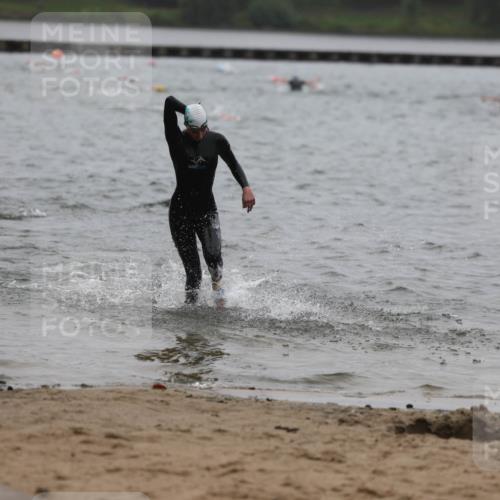 13.09.2026 - Stadtparktriathlon Mo-Foto http://msf.ph/oto/10248764 13.09.2026 13:16:26 Schwimmen 1505, 1506 meine-sportfotos.de