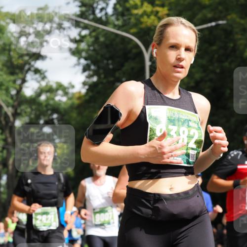 13.09.2026 - 21. swb-Marathon Bremen TobiasT http://msf.ph/oto/10248818 13.09.2026 12:14:58 Laufen 382 meine-sportfotos.de