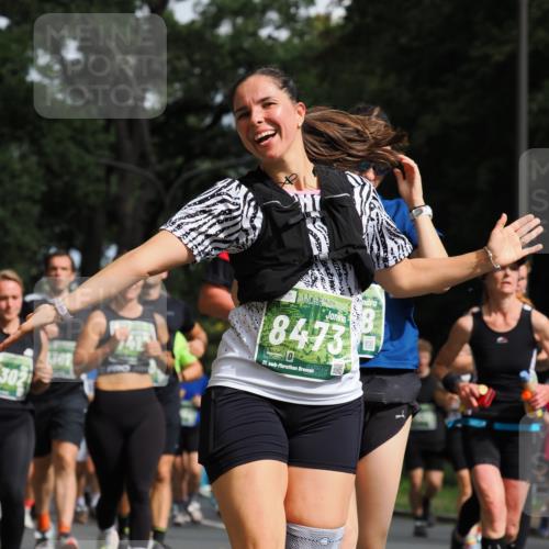 13.09.2026 - 21. swb-Marathon Bremen TobiasT http://msf.ph/oto/10248849 13.09.2026 12:15:21 Laufen 302, 9307, 8473, 21, 26 meine-sportfotos.de