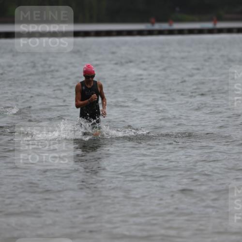 13.09.2026 - Stadtparktriathlon Mo-Foto http://msf.ph/oto/10248917 13.09.2026 13:18:17 Schwimmen 1525, 1529 meine-sportfotos.de