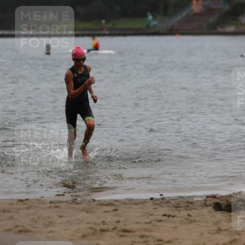 13.09.2026 - Stadtparktriathlon Mo-Foto http://msf.ph/oto/10248927 13.09.2026 13:18:23 Schwimmen 1492, 1525, 1529 meine-sportfotos.de