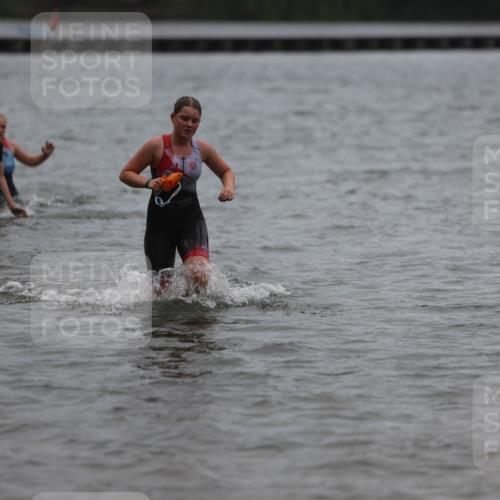 13.09.2026 - Stadtparktriathlon Mo-Foto http://msf.ph/oto/10249015 13.09.2026 13:18:54 Schwimmen 1501, 1502 meine-sportfotos.de