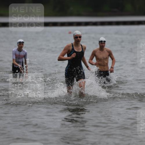 13.09.2026 - Stadtparktriathlon Mo-Foto http://msf.ph/oto/10249119 13.09.2026 13:19:28 Schwimmen 1486, 1495, 1527 meine-sportfotos.de