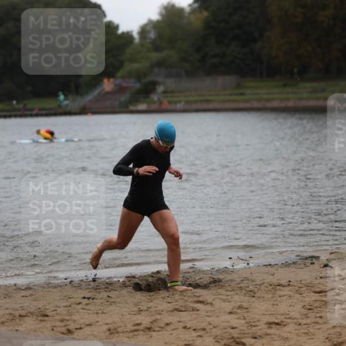 13.09.2026 - Stadtparktriathlon Mo-Foto http://msf.ph/oto/10249216 13.09.2026 13:20:25 Schwimmen 1497, 1517 meine-sportfotos.de