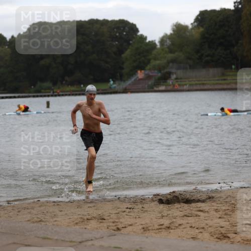 13.09.2026 - Stadtparktriathlon Mo-Foto http://msf.ph/oto/10249229 13.09.2026 13:20:29 Schwimmen 1497, 1517 meine-sportfotos.de
