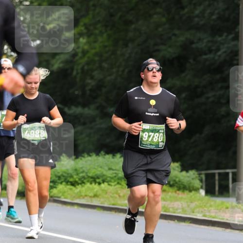 13.09.2026 - 21. swb-Marathon Bremen TobiasT http://msf.ph/oto/10250194 13.09.2026 12:25:32 Laufen 4988, 9780 meine-sportfotos.de
