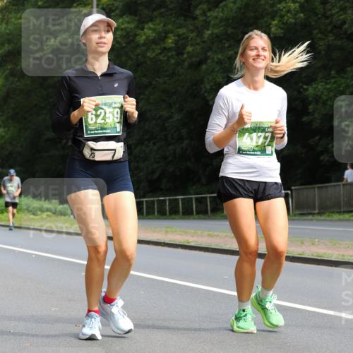 13.09.2026 - 21. swb-Marathon Bremen TobiasT http://msf.ph/oto/10250264 13.09.2026 12:26:24 Laufen 6259, 21, 26, 4177, 21 meine-sportfotos.de