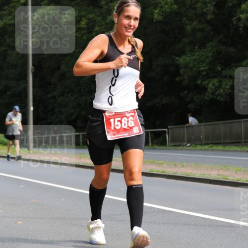 13.09.2026 - 21. swb-Marathon Bremen TobiasT http://msf.ph/oto/10250274 13.09.2026 12:26:27 Laufen 20, 8, 1566, 026 meine-sportfotos.de