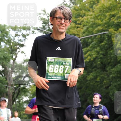 13.09.2026 - 21. swb-Marathon Bremen TobiasT http://msf.ph/oto/10250360 13.09.2026 12:27:27 Laufen 6667, 21, 20, 7857 meine-sportfotos.de