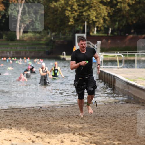 13.09.2026 - Stadtparktriathlon Mo-Foto http://msf.ph/oto/10250627 13.09.2026 11:30:27 Schwimmen 891, 897, 927 meine-sportfotos.de