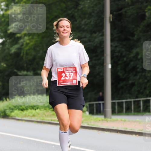 13.09.2026 - 21. swb-Marathon Bremen TobiasT http://msf.ph/oto/10250780 13.09.2026 12:34:46 Laufen 237, 21, 24 meine-sportfotos.de
