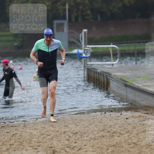 13.09.2026 - Stadtparktriathlon Mo-Foto http://msf.ph/oto/10250783 13.09.2026 12:54:14 Schwimmen 1326, 1387, 1388, 1402, 1410 meine-sportfotos.de