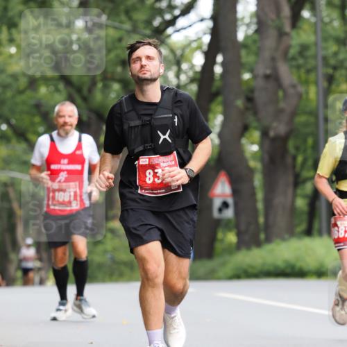 13.09.2026 - 21. swb-Marathon Bremen TobiasT http://msf.ph/oto/10250846 13.09.2026 12:35:31 Laufen 1081, 24, 83, 21, 1682 meine-sportfotos.de