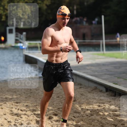 13.09.2026 - Stadtparktriathlon Mo-Foto http://msf.ph/oto/10250884 13.09.2026 11:31:31 Schwimmen 859, 871, 877, 894, 903, 906, 917, 933 meine-sportfotos.de