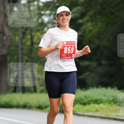 13.09.2026 - 21. swb-Marathon Bremen TobiasT http://msf.ph/oto/10250911 13.09.2026 12:36:06 Laufen 859, 21 meine-sportfotos.de