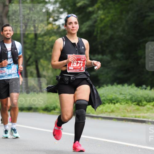 13.09.2026 - 21. swb-Marathon Bremen TobiasT http://msf.ph/oto/10250920 13.09.2026 12:36:28 Laufen 2195, 1971, 148, 21 meine-sportfotos.de