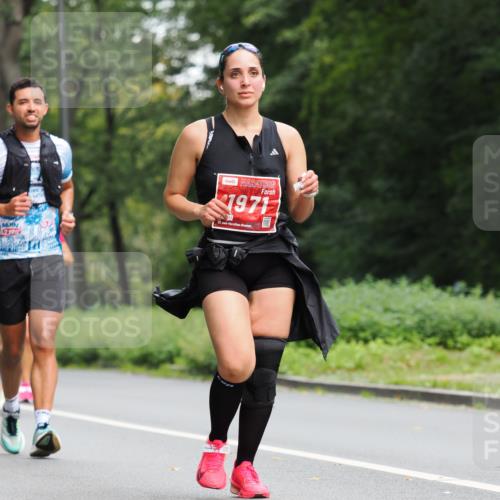 13.09.2026 - 21. swb-Marathon Bremen TobiasT http://msf.ph/oto/10250926 13.09.2026 12:36:28 Laufen 42, 195, 1971, 21, 26 meine-sportfotos.de