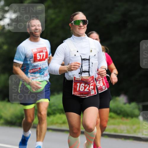 13.09.2026 - 21. swb-Marathon Bremen TobiasT http://msf.ph/oto/10250941 13.09.2026 12:36:34 Laufen 577, 1625, 56, 21 meine-sportfotos.de