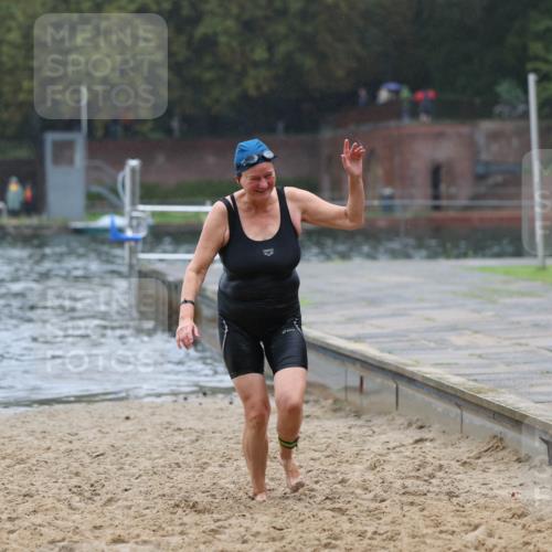13.09.2026 - Stadtparktriathlon Mo-Foto http://msf.ph/oto/10251018 13.09.2026 12:55:48 Schwimmen 1372 meine-sportfotos.de